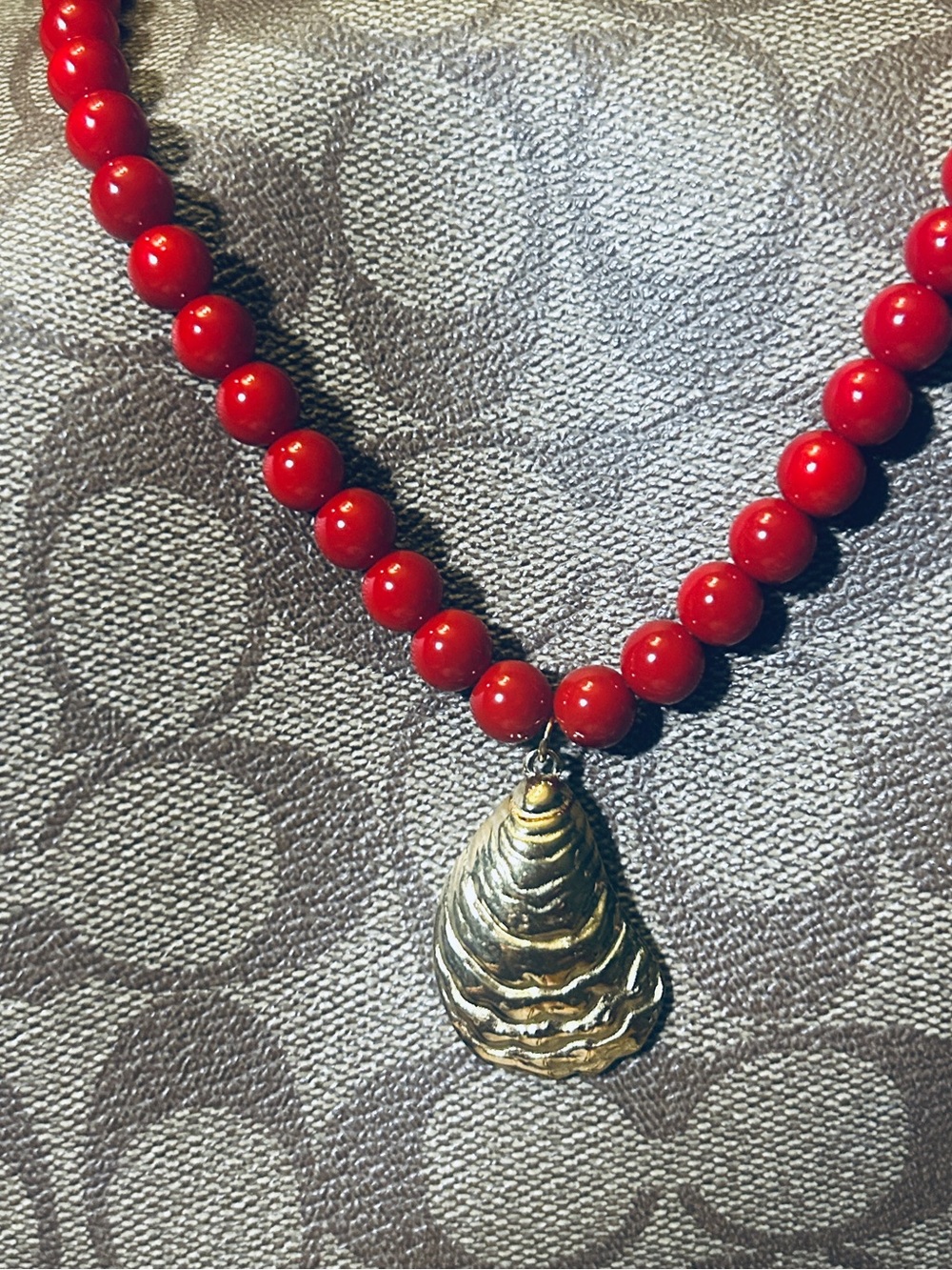 Gold Shell Pendant Red Bead Necklace MAYAMAR new in Drawstring g Bag